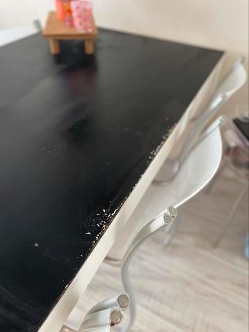 Eetkamertafel beschikbaar voor biedingen