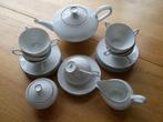 Thee servies 60e jaren, Huis en Inrichting, Keuken | Servies, Kop(pen) en/of Schotel(s), Effen, Zo goed als nieuw, Porselein