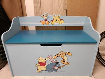 Houten bank met opberg ruimte beschikbaar voor biedingen