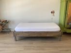 Ledikant met tempur matras (zo goed als nieuw), Huis en Inrichting, Slaapkamer | Bedden, Ophalen, 90 cm, Eenpersoons, Bruin