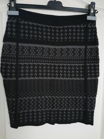 Rok Vila  Kleur : Zwart Maat : S . beschikbaar voor biedingen