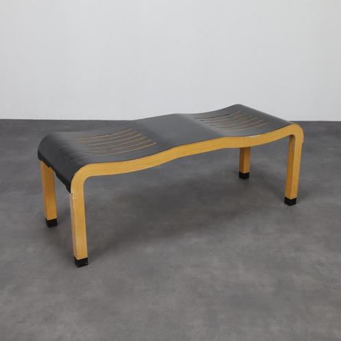 Lage bank Ruud-Jan Kokke, 1990s, Huis en Inrichting, Banken | Sofa's en Chaises Longues, Gebruikt, Tweepersoons, Hout, Ophalen