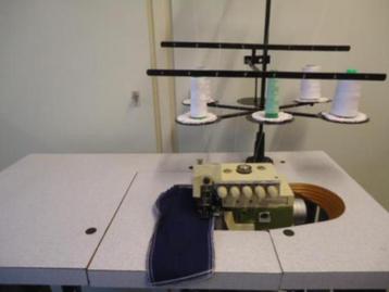 Industrie Lockmachine Rimoldi 7 Draads 3 Naalds beschikbaar voor biedingen