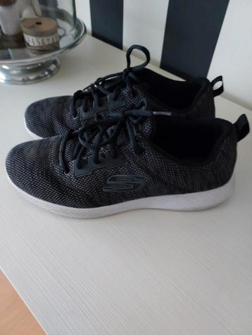 Zwarte Skechers Sneakers Maat 44 beschikbaar voor biedingen
