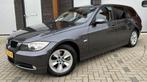 BMW 3-serie Touring 320i High Executive STOELVW/CRUISE/PDC, Auto's, BMW, 13 km/l, Zwart, 4 cilinders, 150 pk