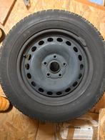 Skoda 4x 195/65/15 Winterbanden op stalen velg - 4mm profiel, Ophalen of Verzenden, Gebruikt