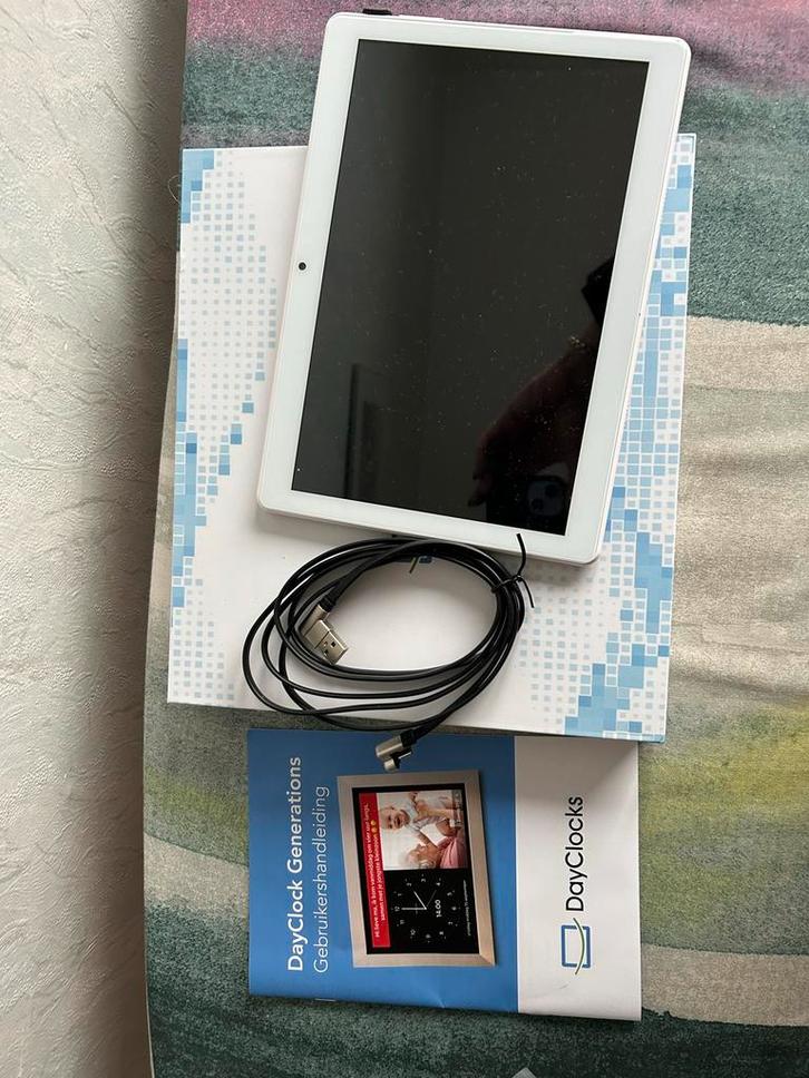 5 mnd oude Dayclock - contact met en routine voor ouderen, Computers en Software, Android Tablets, Zo goed als nieuw, Wi-Fi, 10 inch