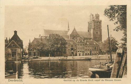 (701-054-043) Dordrecht Groote Kerk vanaf de Nieuwe Haven, Verzamelen, Ansichtkaarten | Nederland, Zuid-Holland, Verzenden