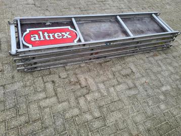 Mooie platform ( s ) 2 45 / 250 / 3.05 werkvloer  beschikbaar voor biedingen