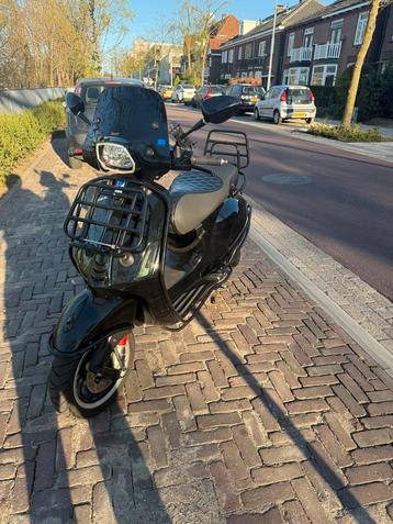 Bomvolle Vespa sprint!(met extra’s)(4888km) beschikbaar voor biedingen