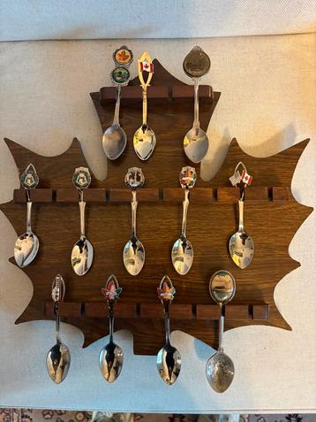 Wandbord Canada met 12 theelepeltjes uit Canada beschikbaar voor biedingen