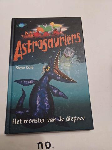 Steve Cole - Het monster van de diepzee beschikbaar voor biedingen