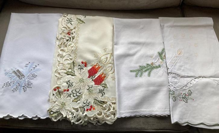 Vintage / Tafelkleedjes - Kerstkleedjes, Diversen, Kerst, Gebruikt, Ophalen of Verzenden