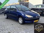 Peugeot 206 1.4 Gentry inruilkoopje ! met lange apk, Voorwielaandrijving, 4 cilinders, Elektrische ramen, Blauw
