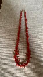 Ketting van bloedkralen 51 cm lang, Ophalen of Verzenden, Zo goed als nieuw, Zilver, Overige materialen