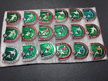 Set van 18 Vintage Sovjet Voetbalspeldjes – USSR Clubs beschikbaar voor biedingen