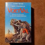Voetval - Larry Niven & Jerry Pournelle, Boeken, Ophalen of Verzenden, Larry Niven & Jerry Pournelle, Cd, Volwassene