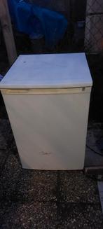 Goed werkende ijskast met 4*  vriesvak, Witgoed en Apparatuur, Vriezers en Diepvrieskisten, Ophalen, Gebruikt, Minder dan 60 cm