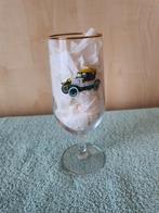 Bierglas met een oldtimer er op, Verzamelen, Glas en Borrelglaasjes, Ophalen of Verzenden, Zo goed als nieuw, Bierglas