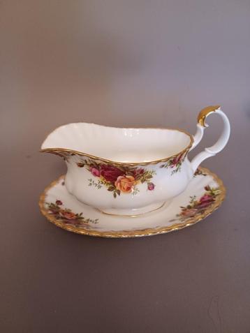 Royal Albert Old Country Roses sauskom met onderschotel beschikbaar voor biedingen