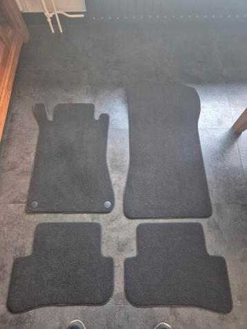 Te koop set automatten mercedes c klasse w203 beschikbaar voor biedingen