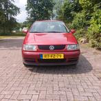 Volkswagen Polo 1.4 44KW 1997 Rood, Auto's, Volkswagen, Voorwielaandrijving, 450 kg, 4 cilinders, Origineel Nederlands