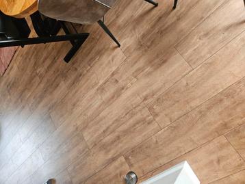 Laminaat hout 50m2 incl ondervloer - zo goed als nieuw   beschikbaar voor biedingen