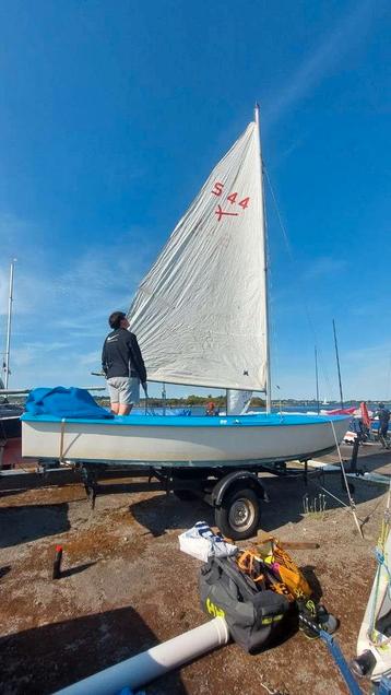 Flying Arrow spanker Zeilboot met Trailer en Motor beschikbaar voor biedingen