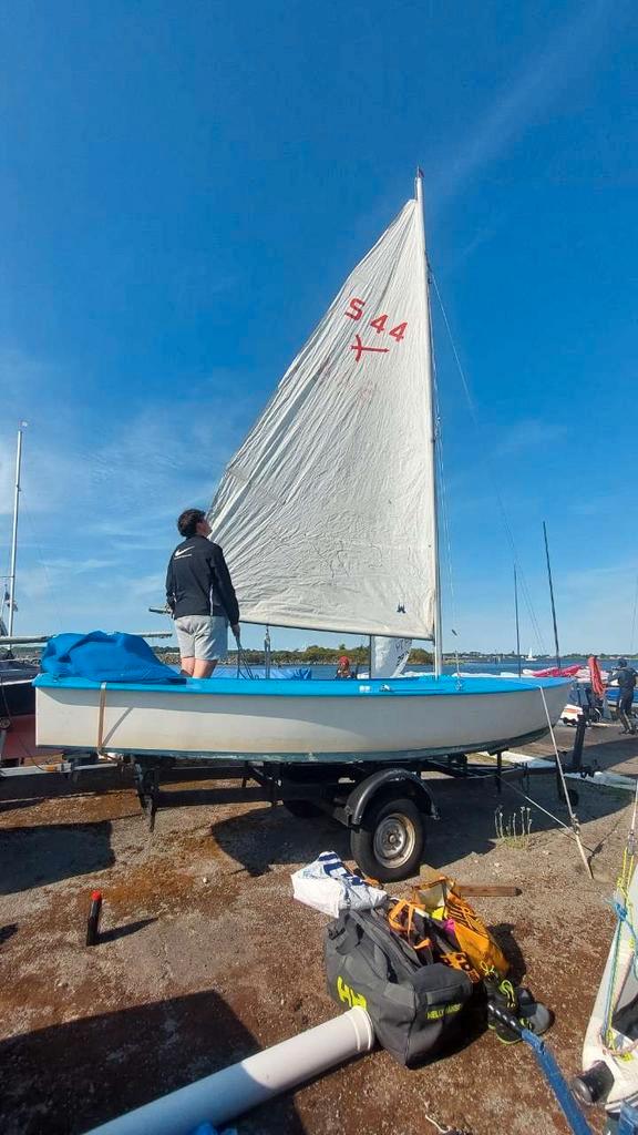 Flying Arrow spanker Zeilboot met Trailer en Motor, Watersport en Boten, Zeilen en Zeiltoebehoren, Gebruikt, Ophalen