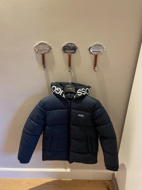 Winterjas Hugo Boss maat 134, Kinderen en Baby's, Kinderkleding | Maat 134, Zo goed als nieuw, Jas, Ophalen