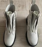 UGG’s witte lederen laarsjes., Wit, Lage of Enkellaarzen, Nieuw, Ophalen of Verzenden