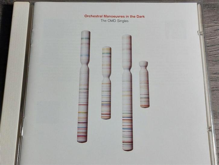 Orchestral Manoeuvres In The Dark - The OMD Singles, Cd's en Dvd's, Cd's | Pop, Zo goed als nieuw, 1960 tot 1980, Ophalen of Verzenden