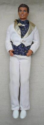 Vintage Ken met wit katoenen pak (incl. schoenen), Ophalen of Verzenden, Gebruikt, Pop