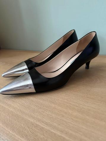 Prada pumps zwart met zilver maat 39,5 beschikbaar voor biedingen