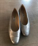 Italiaanse leren pumps mt 41, Kleding | Dames, Schoenen, Pumps, Ophalen of Verzenden, Zo goed als nieuw, Grijs