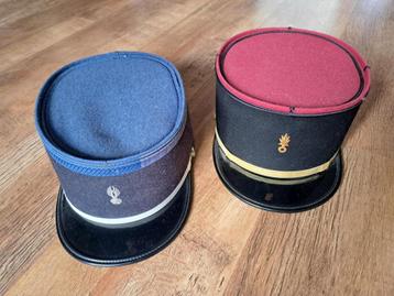 2 x Gendarme pet / Frans politiepet jaren 60  beschikbaar voor biedingen