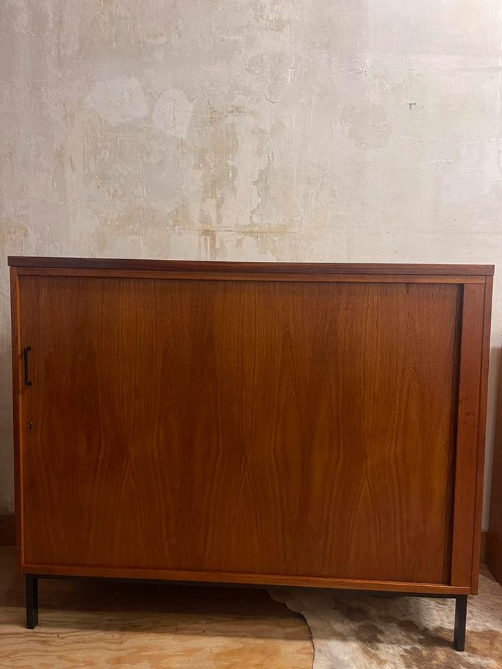 Vintage archiefkast merk Eeka, Huis en Inrichting, Kasten | Roldeurkasten en Archiefkasten, Gebruikt, 100 tot 150 cm, 25 tot 50 cm