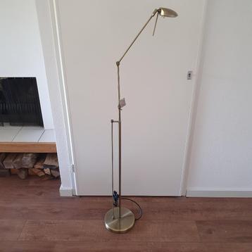 Leeslamp - Vloerlamp - Sta lamp - Goudkleurig - Verstelbaar beschikbaar voor biedingen