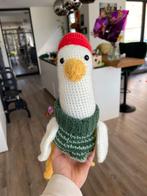Kraamcadeau-Handmade crochet seagull with sweater and beanie, Hobby en Vrije tijd, Breien en Haken, Nieuw, Ophalen of Verzenden