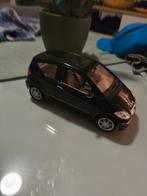 mercedes klasse a groen, Hobby en Vrije tijd, Modelauto's | 1:18, Ophalen of Verzenden, Zo goed als nieuw