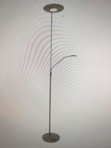 Staande Vloerlamp  - Design  - Metaal ( chrome kleurig) beschikbaar voor biedingen