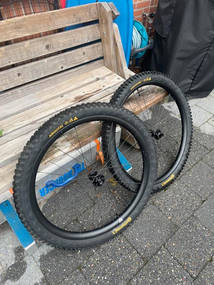 Handgespaakte trail/enduro carbon MTB wielset 29 inch, Fietsen en Brommers, Fietsonderdelen, Gebruikt, Mountainbike, Wiel, Ophalen of Verzenden
