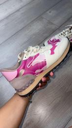 Valentino pink leger, Ophalen of Verzenden, Zo goed als nieuw, Roze, Sneakers of Gympen