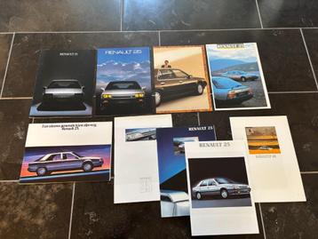 Partij van 96 Renault folders >1983 beschikbaar voor biedingen
