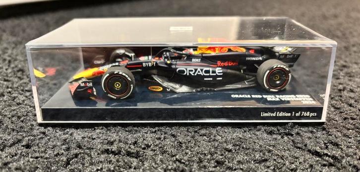 Max Verstappen 2024 MiniChamps 1:43 Limited Edition (1/768), Hobby en Vrije tijd, Modelauto's | 1:24, Zo goed als nieuw, Auto