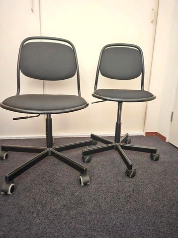 2 bureaustoelen (mag ook los van elkaar verkocht!) beschikbaar voor biedingen