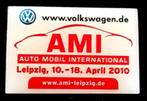 Volkswagen AMI Leipzig pin- april 2010, Verzamelen, Verzenden, Nieuw, Transport, Speldje of Pin