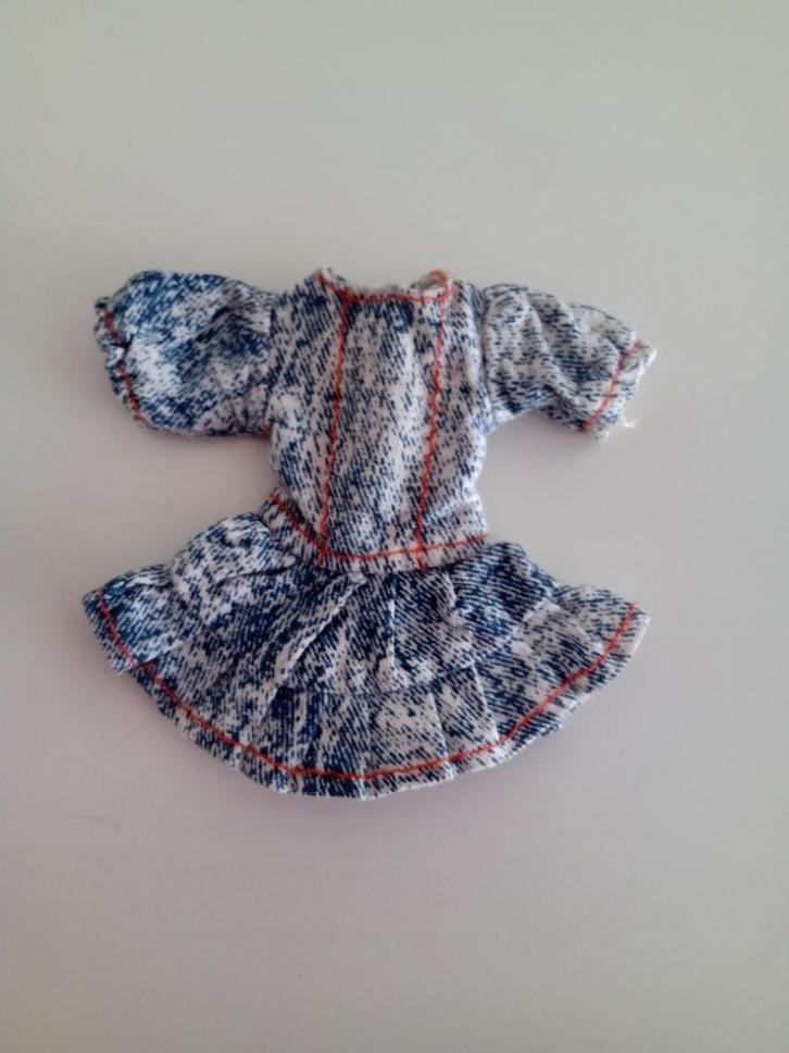 Kleding voor Poppen kleiner dan een Barbie (1)   23 foto’s, Verzamelen, Poppen, Gebruikt, Kleertjes, Ophalen of Verzenden