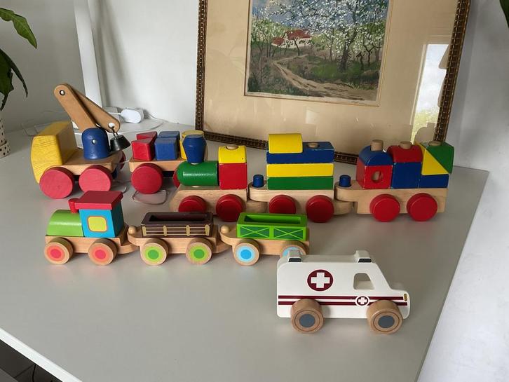Houten trein, vrachtwagen en ambulance, puzzels + tractor, Kinderen en Baby's, Speelgoed | Houten speelgoed, Gebruikt, Duw- of Trekspeelgoed