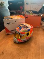5 helmen Max Verstappen schaal 1:2. Ook los te koop, Ophalen of Verzenden, Zo goed als nieuw, Formule 1